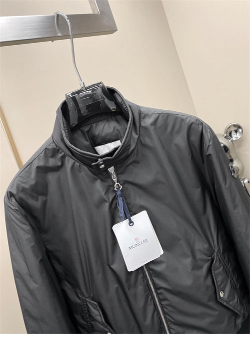 몽클레어 라라몬 Laramon 숏 다운 자켓