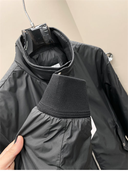 몽클레어 라라몬 Laramon 숏 다운 자켓