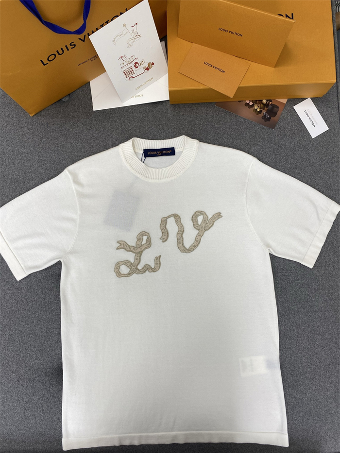 루이비통 리본 LV 자수 반소매 코튼 크루넥