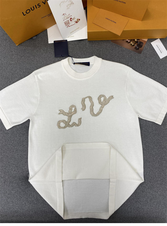 루이비통 리본 LV 자수 반소매 코튼 크루넥