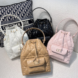 디올 카로 스몰 버킷백 매크로까나쥬