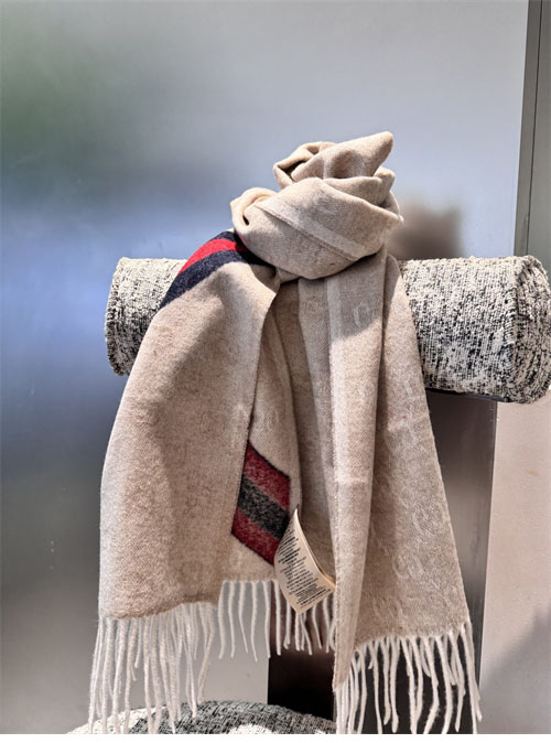 구찌 GG 웹 울 머플러