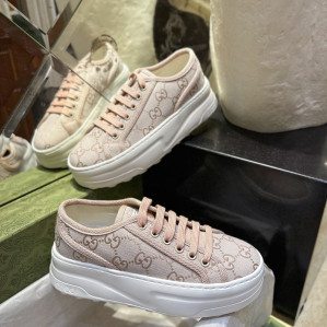 구찌 GG 캔버스 1977 테니스 청키 솔 스니커즈