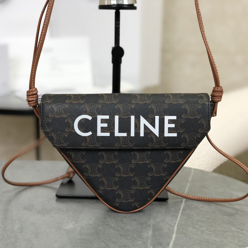 셀린느 로고 프린트 트라이앵글 크로스 백 트리옹프 캔버스