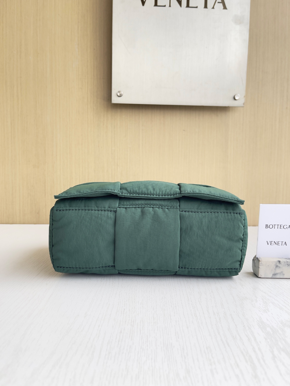 보테가 베네타 Small Padded Tech Cassette