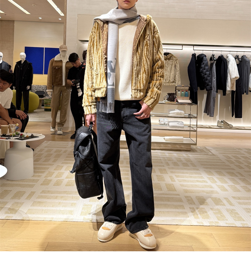 루이비통 에피 플리스 후디드 블루종