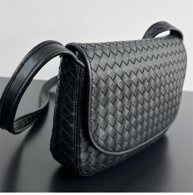 보테가베네타 베네토 플랩 메신저 백 843836