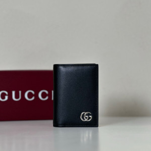 Gucci 835053