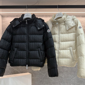 몽클레어 Gisors 기조 숏 다운 패딩 자켓