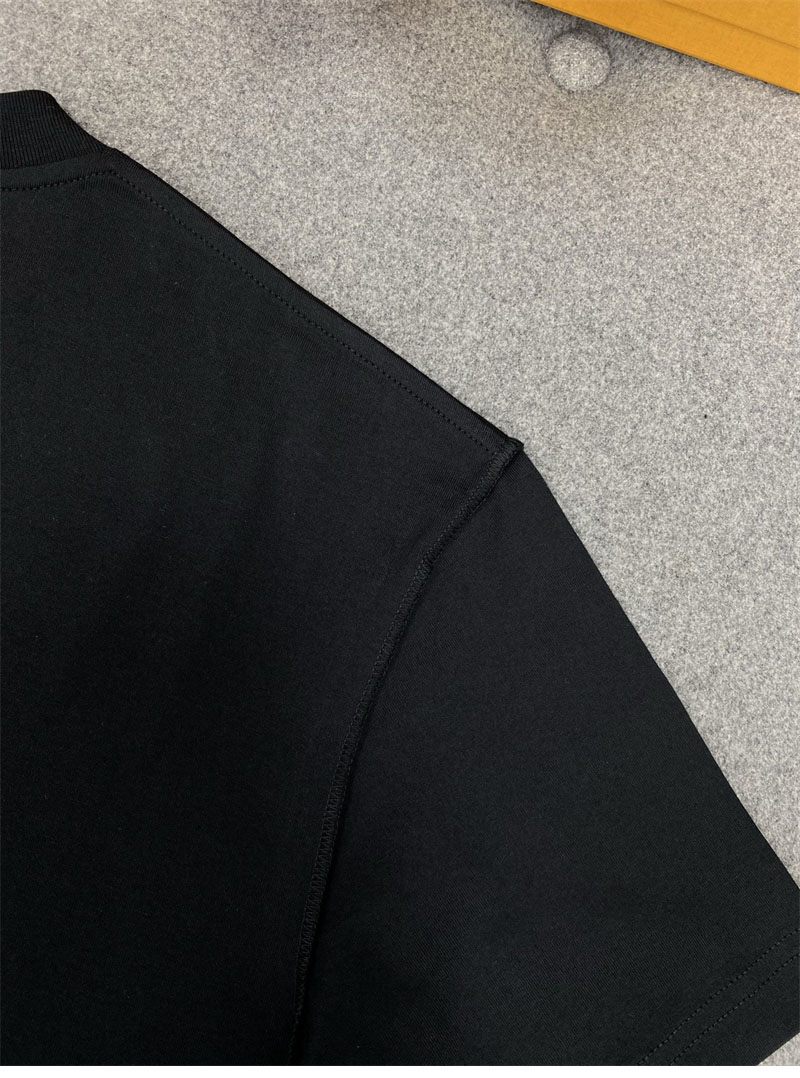 루이비통 LV 엠보스드 반팔 티셔츠