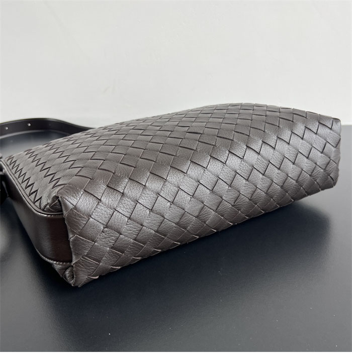 보테가 베네타 스몰 인트레치아토 트래블러 백