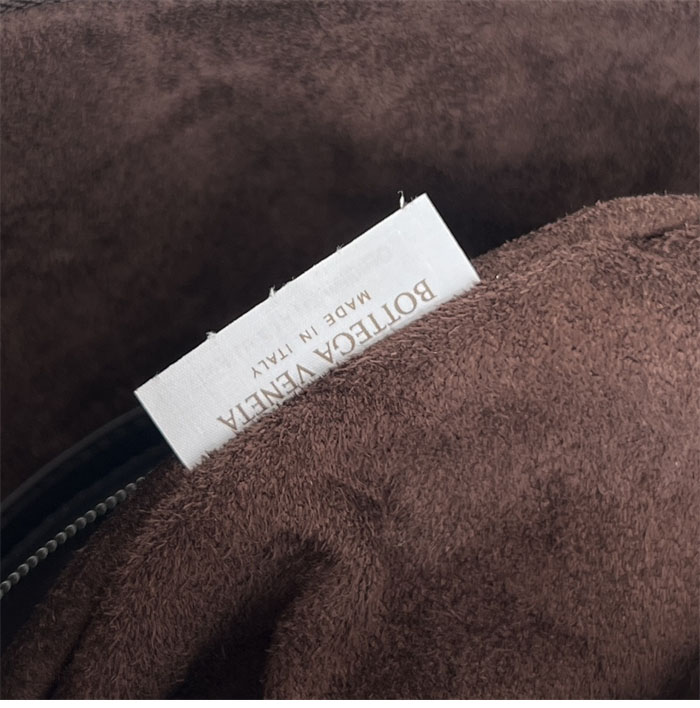 보테가 베네타 스몰 인트레치아토 트래블러 백