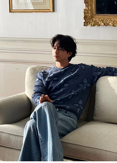 루이비통 25ss 빅 모노그램 스웨터