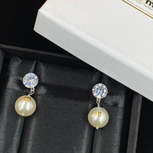 미우미우 크리스탈 펄 이어링