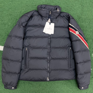 몽클레어 솔라얀 Solayan 숏 다운 패딩 자켓