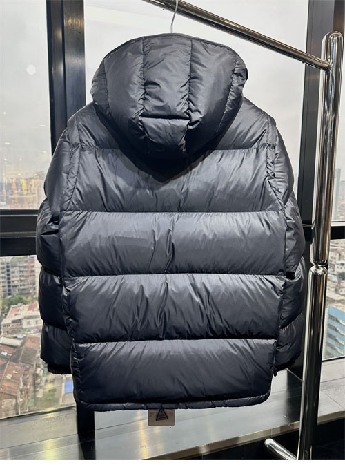 몽클레어 사이클론 Cyclone 숏 다운 패딩 자켓 2컬러