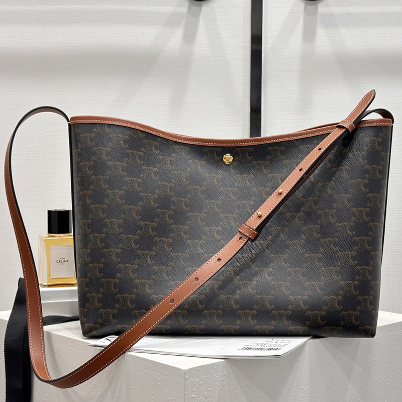 셀린느 소프트 쇼퍼백 트리옹프 캔버스 탄 123912