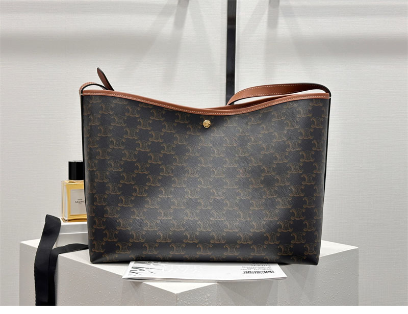 셀린느 소프트 쇼퍼백 트리옹프 캔버스 탄 123912