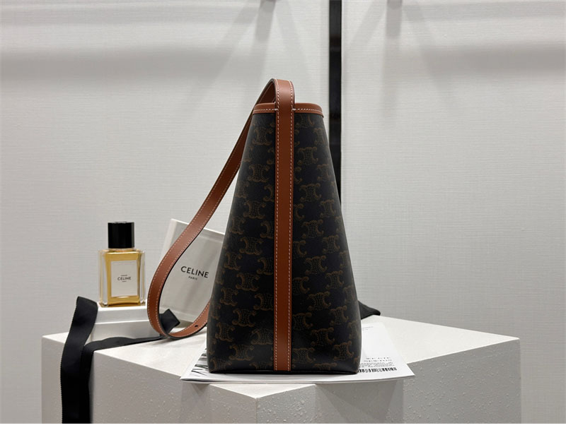 셀린느 소프트 쇼퍼백 트리옹프 캔버스 탄 123912