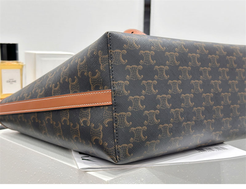 셀린느 소프트 쇼퍼백 트리옹프 캔버스 탄 123912