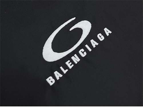 발렌시아가 리버시블 Loop 스포츠 아이콘 푸퍼 패딩 자켓