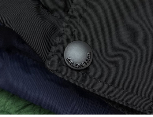 발렌시아가 리버시블 Loop 스포츠 아이콘 푸퍼 패딩 자켓