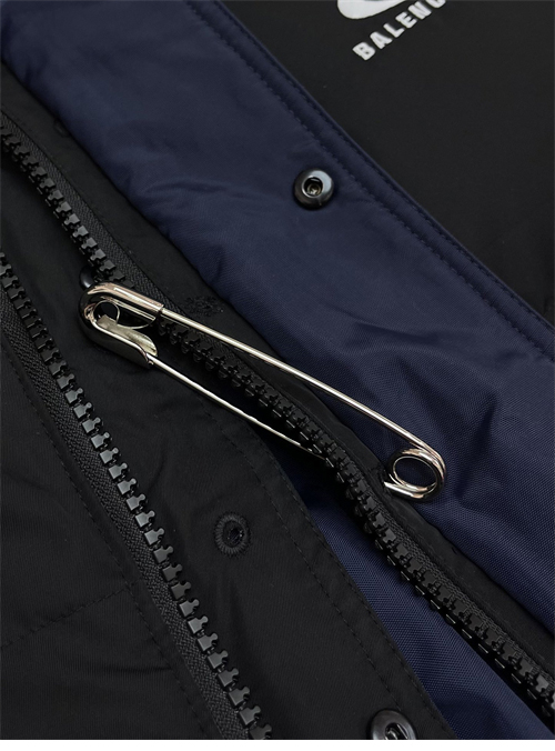 발렌시아가 리버시블 Loop 스포츠 아이콘 푸퍼 패딩 자켓