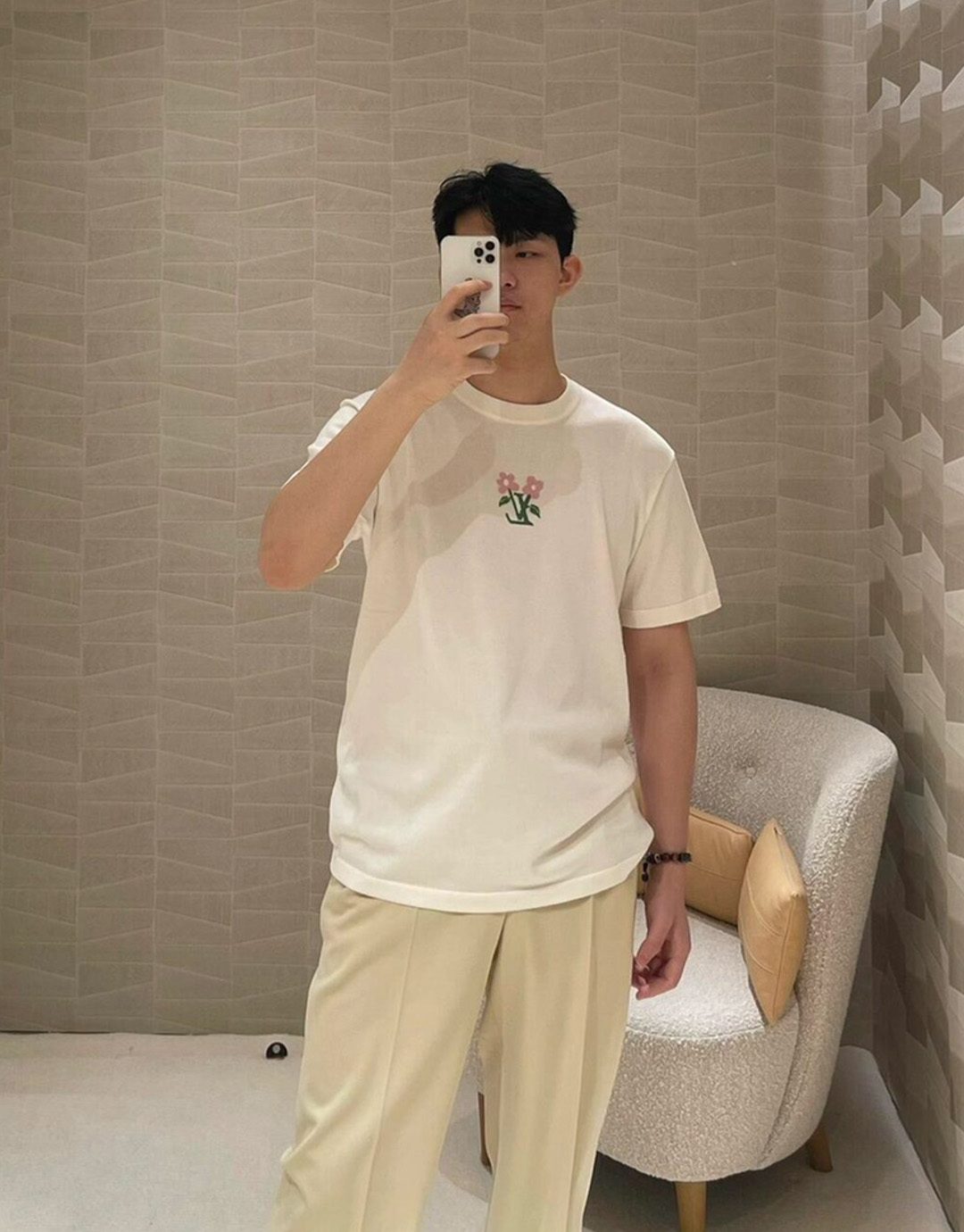 루이비통 X 퍼렐 24SEASON 콜라보 파스텔 블루밍 니트 반팔 티셔츠