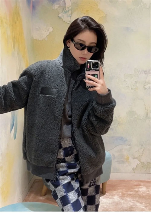 루이비통 로고 패치 후리스 블루종 1AFBA1