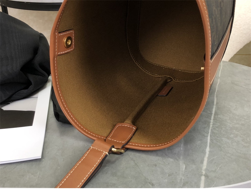 셀린느 스몰 버킷백 트리옹프 캔버스 탄