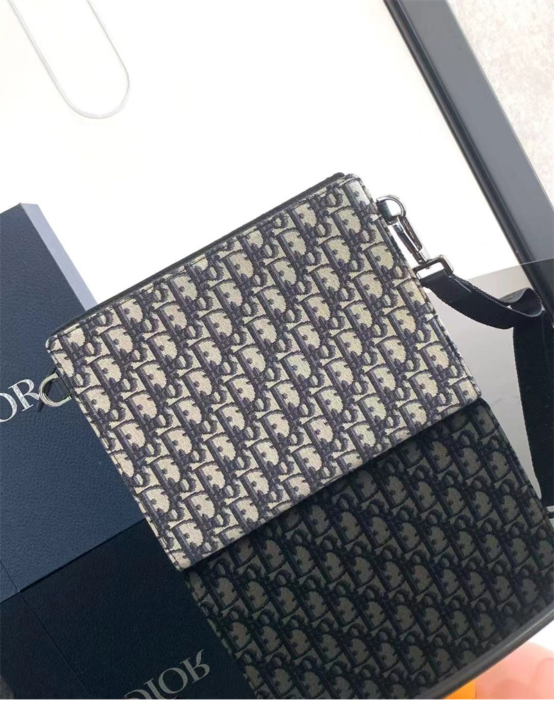 디올 오블리크 A5 클러치백 파우치