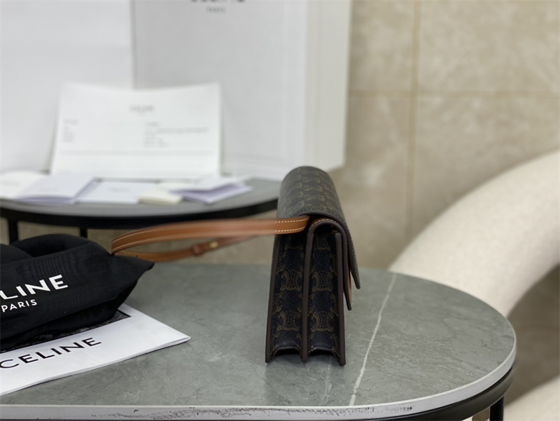 셀린느 월렛 온 스트랩 크로스백 트리옹프 캔버스