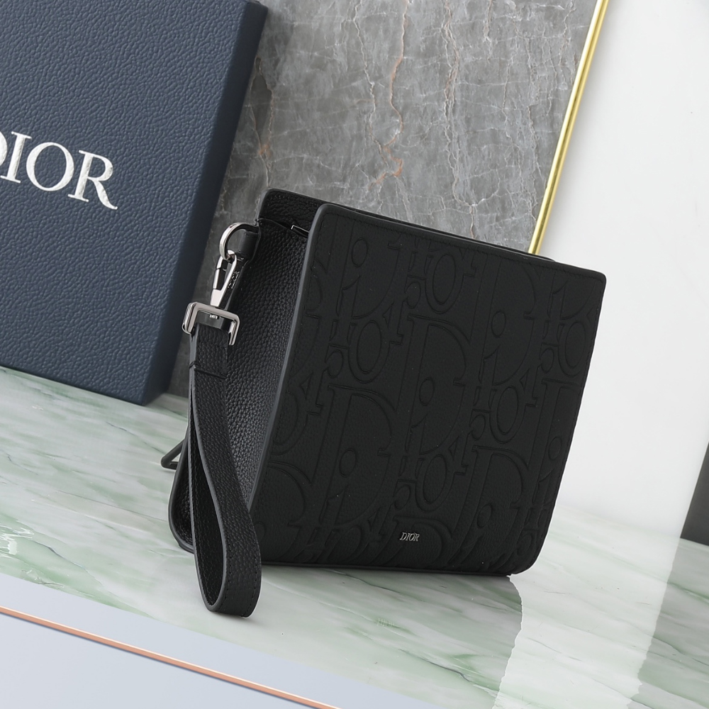 디올 A5 Triangle Pouch