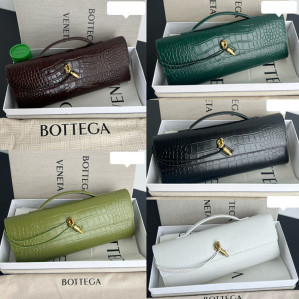 보테가베네타 롱 핸들 클러치 741511