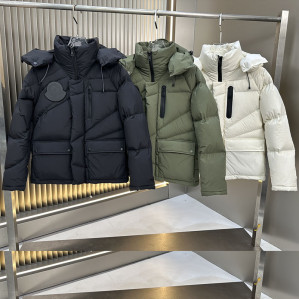 몽클레어 x 퍼렐 체스트넛 다운 패딩 자켓