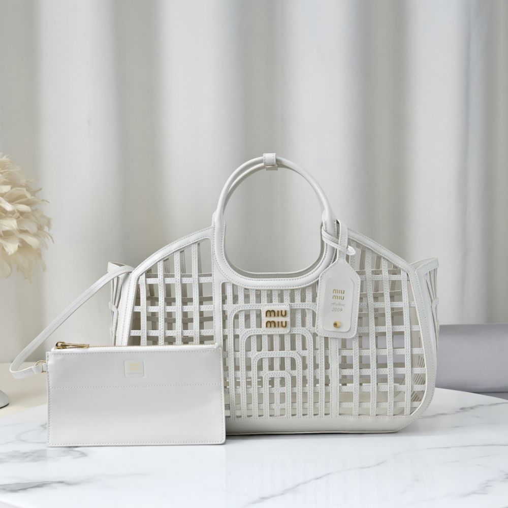 미우미우 Leather Basket