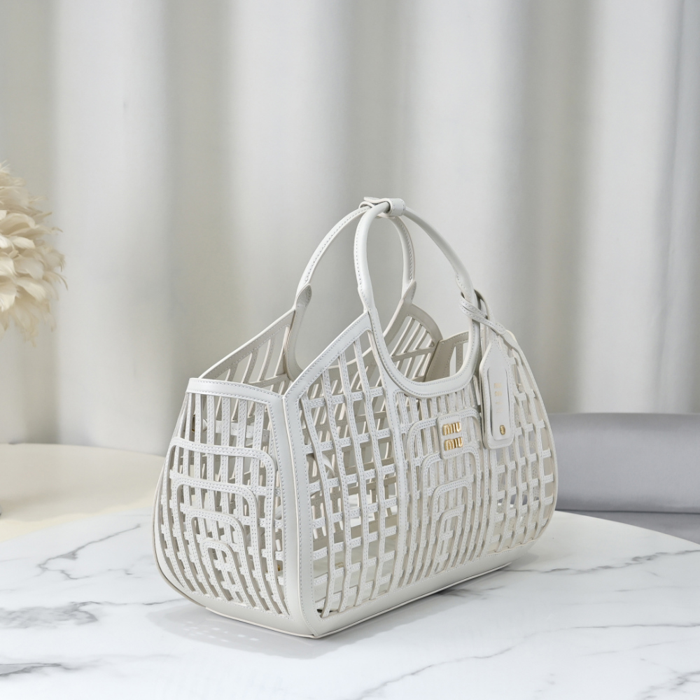 미우미우 Leather Basket