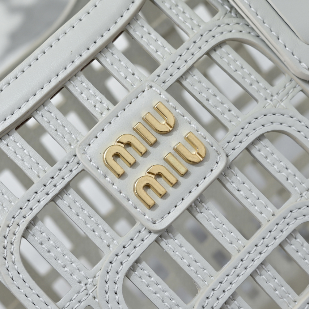 미우미우 Leather Basket