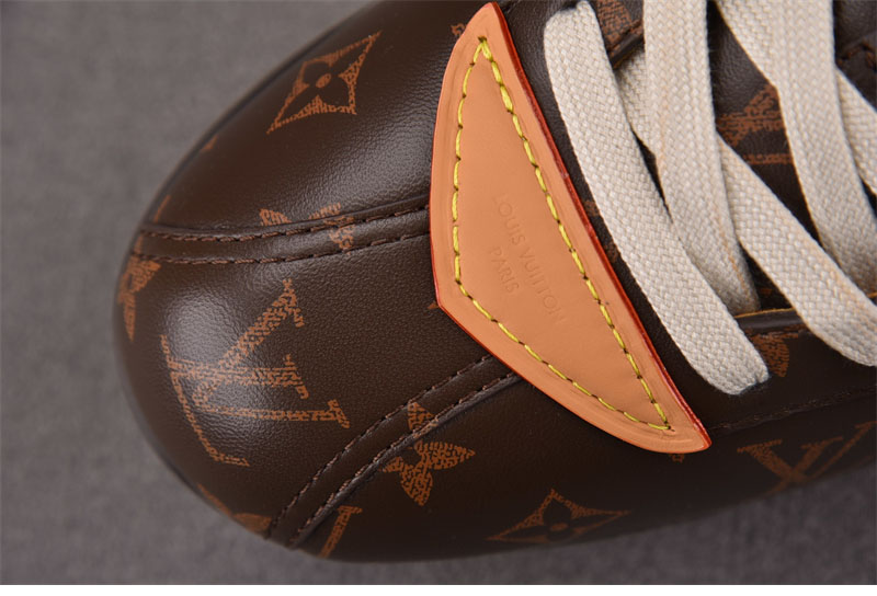 루이비통 x 니고 LV 버터소프트 스니커즈