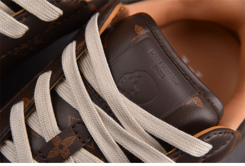 루이비통 x 니고 LV 버터소프트 스니커즈