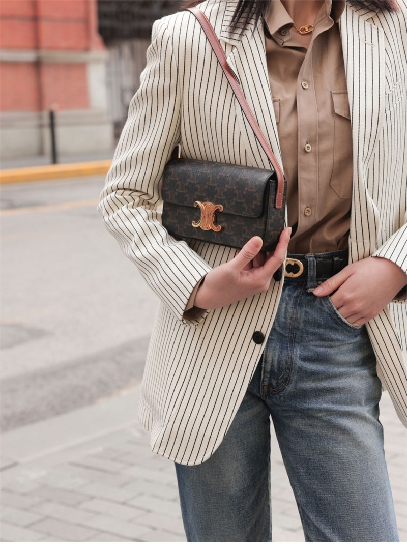 셀린느 트리옹프 클로드 숄더백 캔버스 블랙