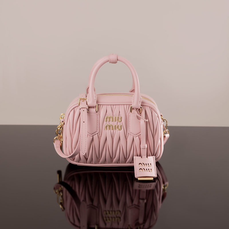 미우미우 아르카디 마테라쎄 나파 가죽 토트 백 5BB123