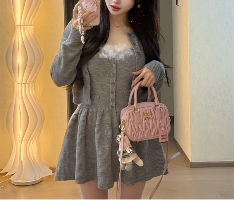 미우미우 아르카디 마테라쎄 나파 가죽 토트 백 5BB123