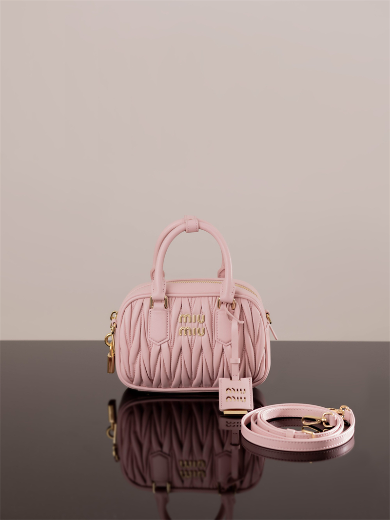 미우미우 아르카디 마테라쎄 나파 가죽 토트 백 5BB123