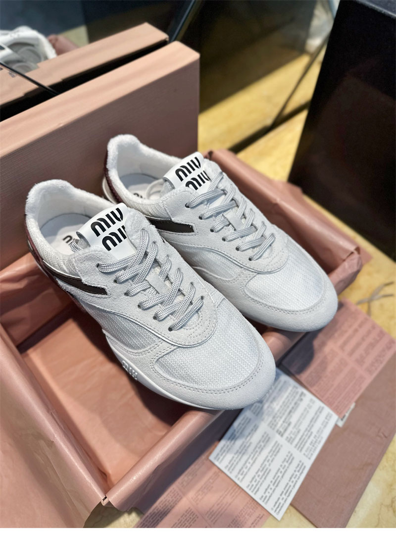 미우미우 김나지움 기능성 소재 스니커즈 화이트/버건디