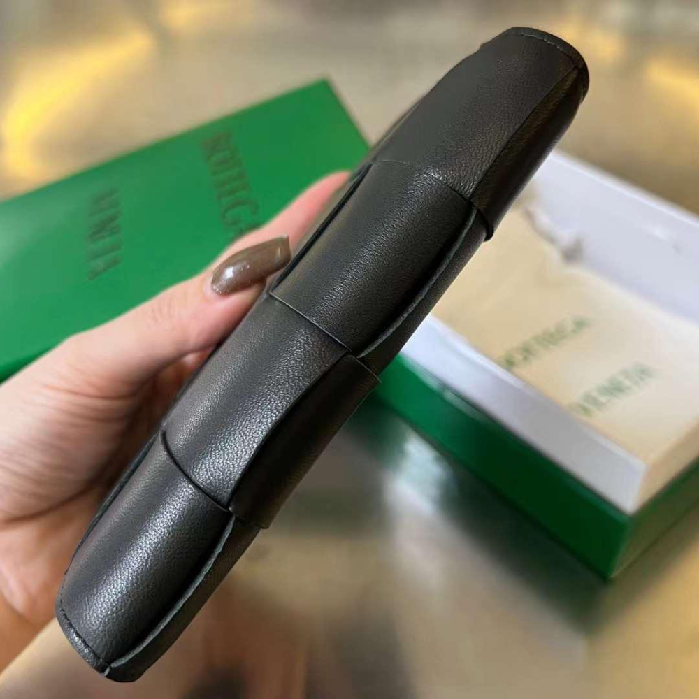 보테가 베네타 Cassette Passport Case