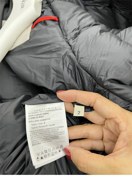 몽클레어 스텔라이어 Stellaire 숏 다운 패딩 자켓