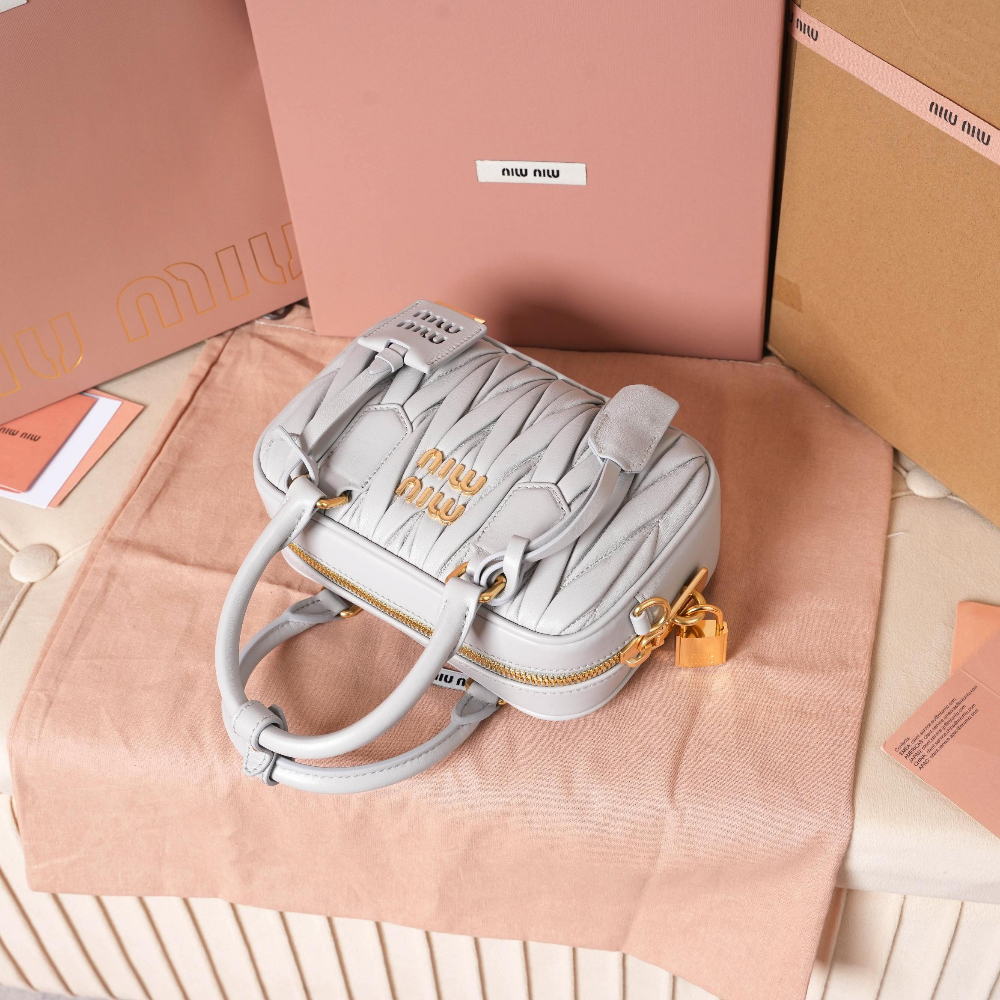 미우미우 Matelasse Nappa Leather