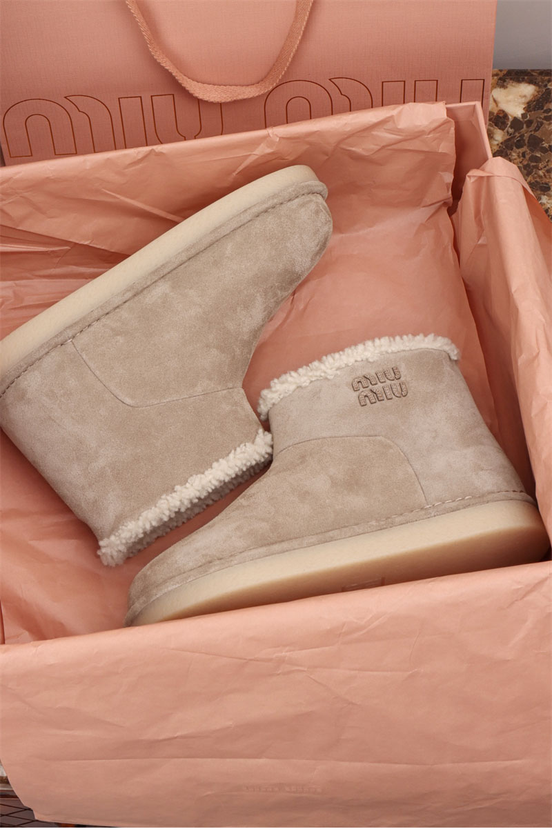 미우미우 스웨이드 시어링 앵클 부츠