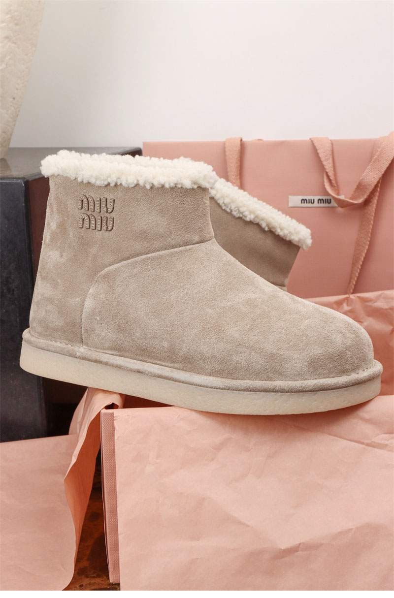 미우미우 스웨이드 시어링 앵클 부츠